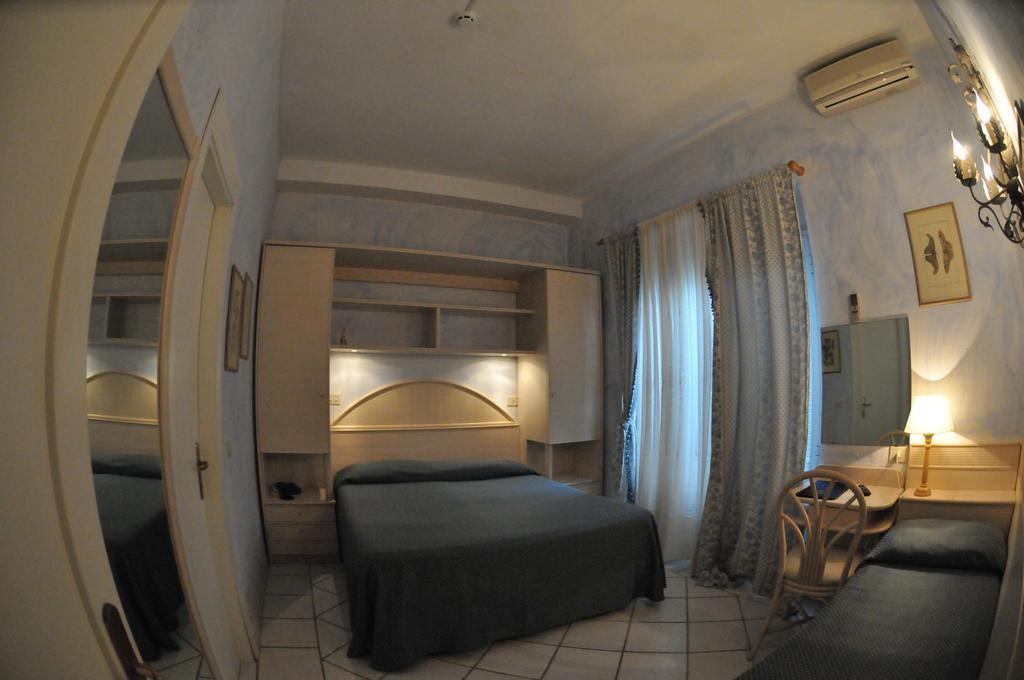 Hotel Atlantic Marina Di Carrara Bilik gambar